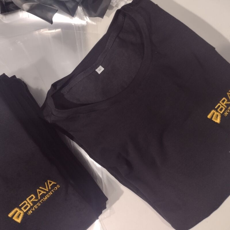 Camisetas bordadas Brava Investimentos